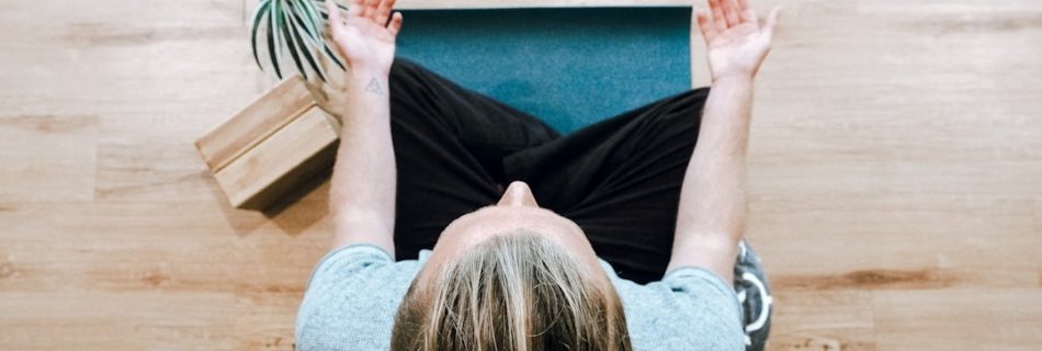 Stressspirale durchbrechen mit Achtsamkeit & Meditation